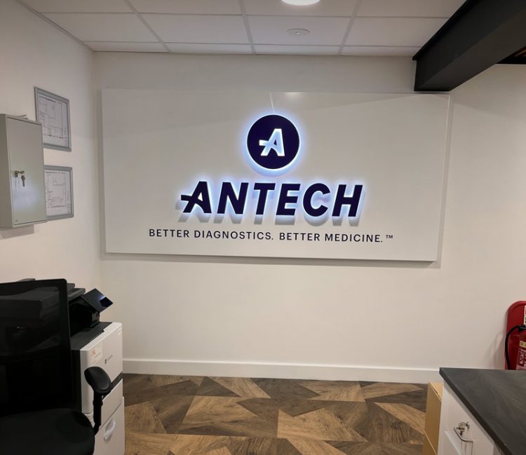 The Cambridge Sign Company - AntechTransforming Antech's New Hub Lab